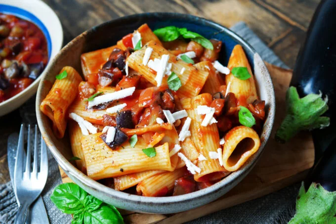 Zutaten für die sizilianische Pasta mit Auberginen